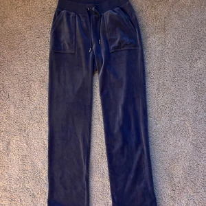 Juicy byxor  - Juicybyxor i färgen Grey Marl som har blivit för stora för mig❤️