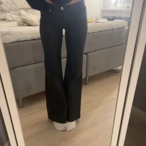 Only skinnjeans  - Säljer dessa slutsålda skinnjeans från only i xs, då dem inte kommer till användning på mig då de är lite för stora på mig. Skriv för fler bilder💘💘