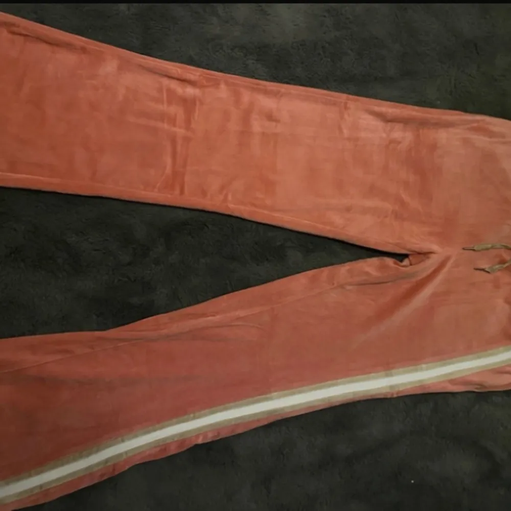 Rosa mjukisbyxor från jaded london⭐️ använda ett fåtal gånger . Jeans & Byxor.