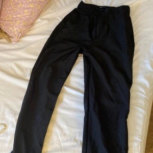 Kostymbyxor  - Hourglass kostymbyxor! 