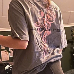 t-shirt  - bra skick väldigt bekväm