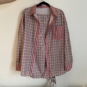 Matching pj set - Ocersized matching pj set helt oanvänd. Står ingen märke. 95% polyester 5% spandex. Köpt för 500kr