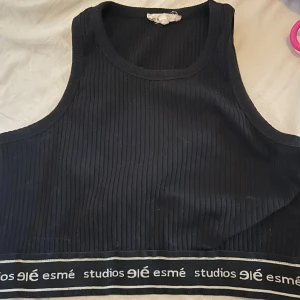 Top från esme - Ribbad topp 