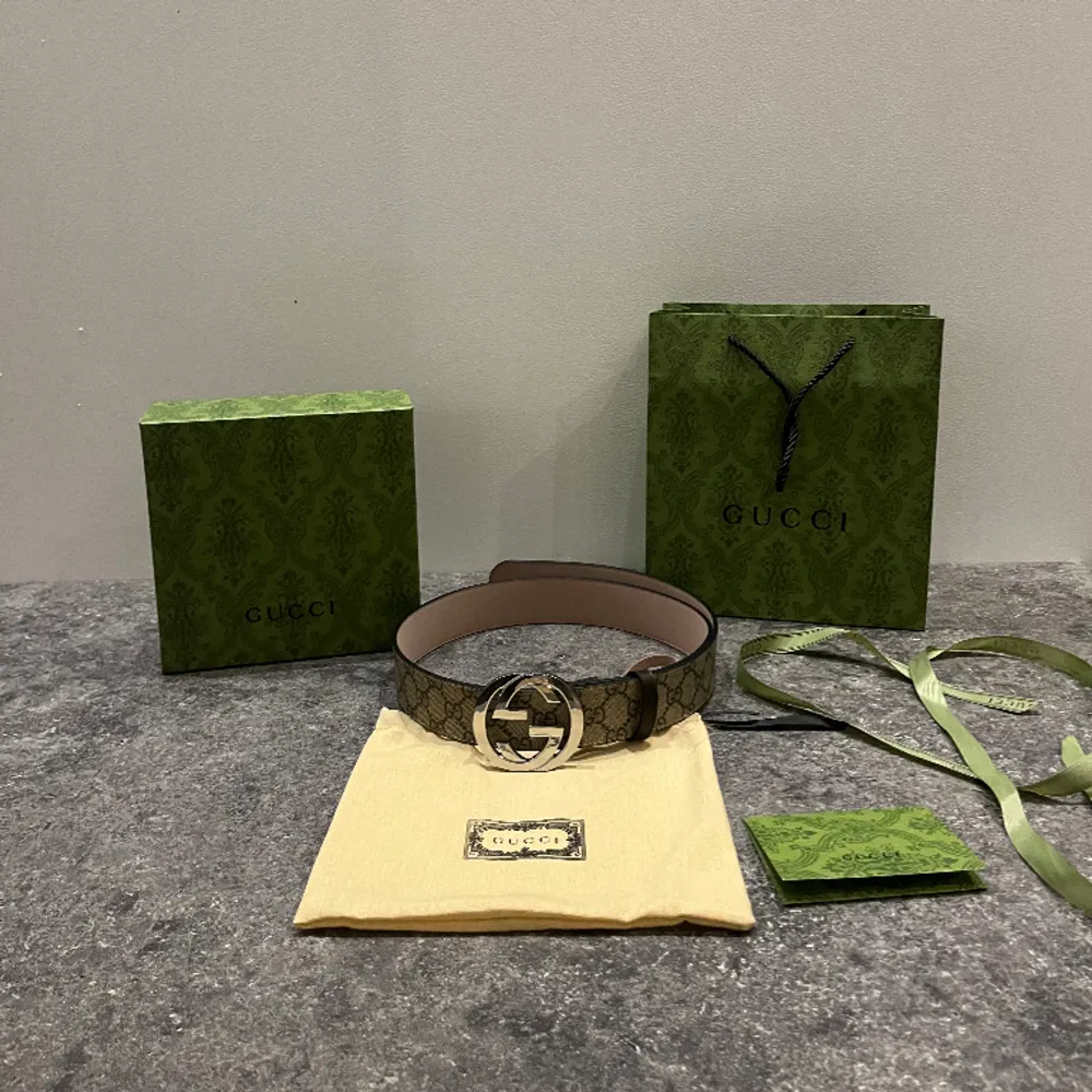 Hej, säljer en helt ny Gucci GG Supreme bälte. Låda, dustbag osv ingår. Övriga frågor så är de bara att skriva till oss här på plick eller så kan du kontakta oss på vår Instagram Repshop_Sweden 😃. Accessoarer.