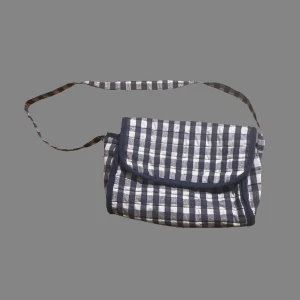 Rutig sommar väska ☆〜 - Liten somrig väska, bandet är 80cm, väskan är 20x30 🫶🏻