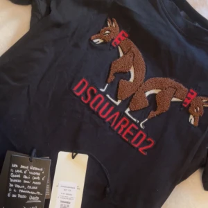 Dsquared2 tröja - En Dsquared2 tröja köpt här på Plick. Qr kod funkar. 