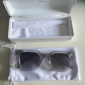 Chimi 04 grey - Chimi 04 grey helt nya aldrig använda alla tillbehör är med skick 10/10