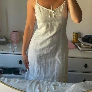 Sommar klänning  - Såå fin klänning från HM men som tyvärr är lite för stor i midjan på mig