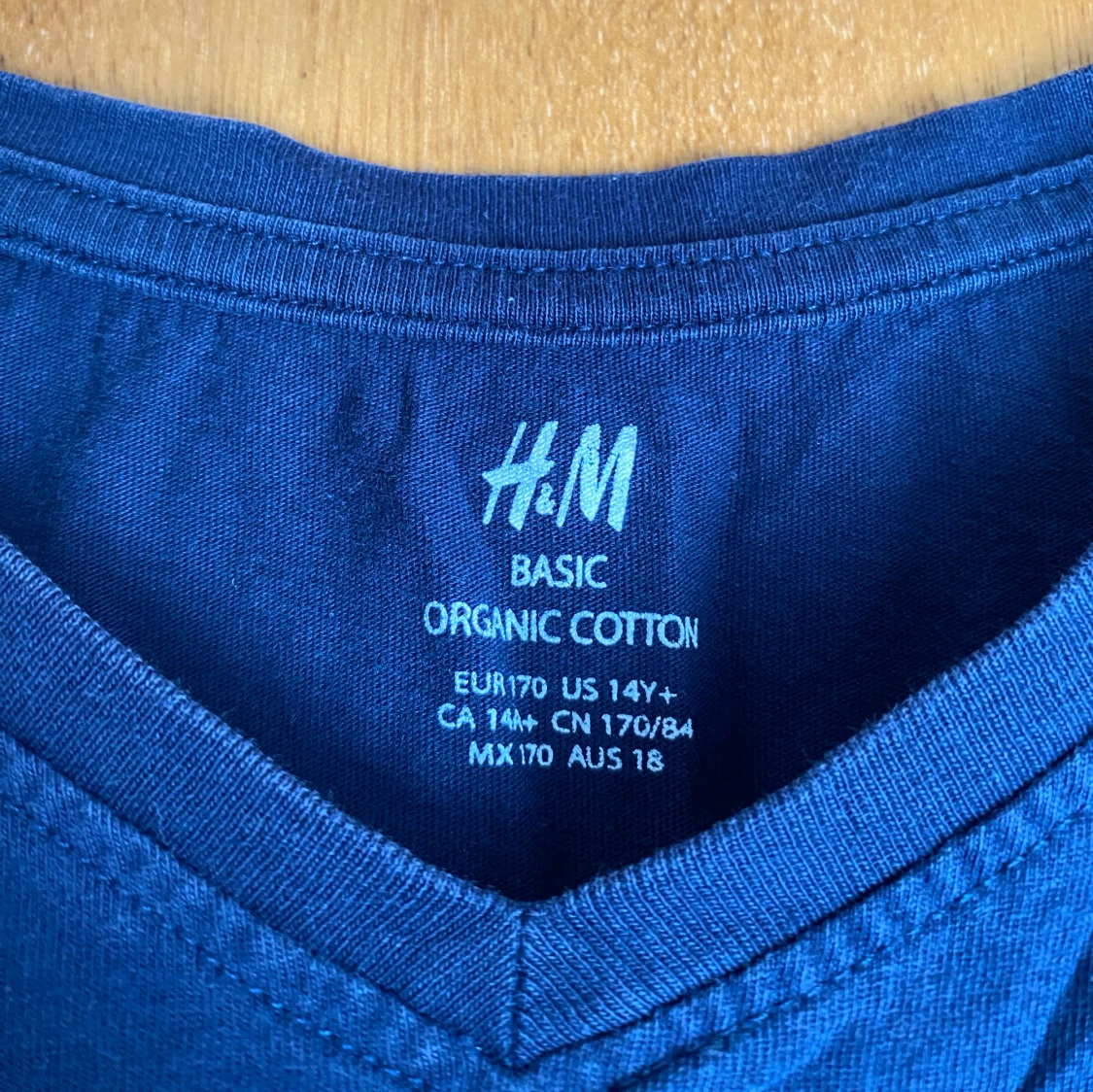 Marinblå t-shirt - 92