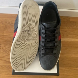 Gucci skor - Säljer mina gucci skor, ny pris 7000, helt okej skick 8/10