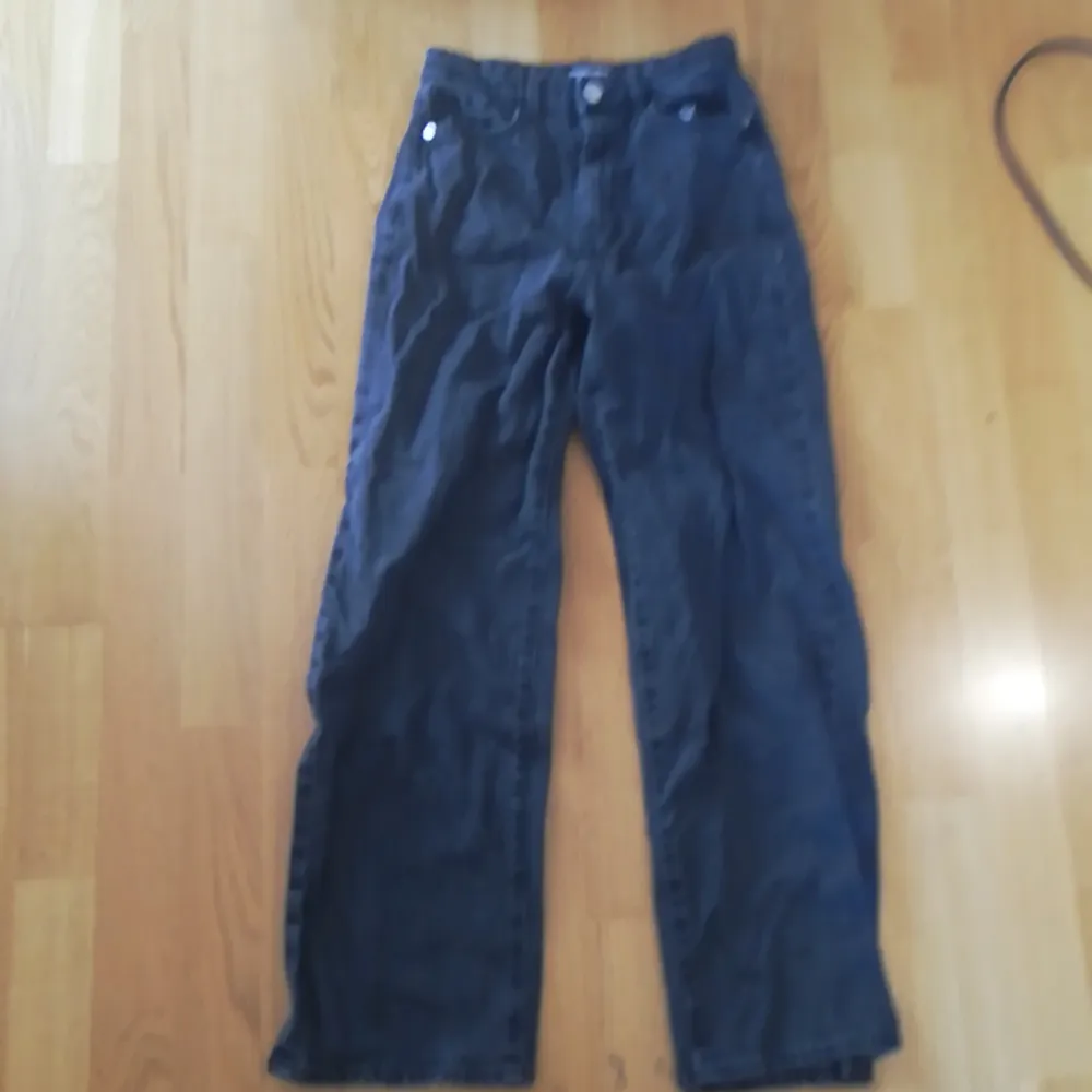 Storlek xs bra skick. Jeans & Byxor.