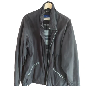 Best in Town – vinterjacka – L - I fint skick. Väldigt varm jacka. 