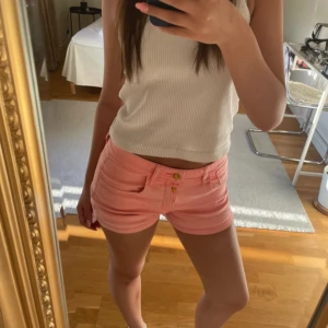 Rosa jeansshorts - Rosa jeansshorts i stretchig material🩷