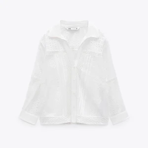 Så söt sommarblus från zara 💞💞 - Säljer nu min favoriiiit blus från zara då den tyvärr blivit för liten för mig 😩 den är sååå fin och i Såå bra skick ❤️ inga defekter och går inte längre att få tag på!!