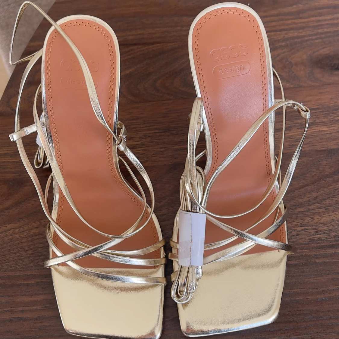 Guldiga klackar - 92