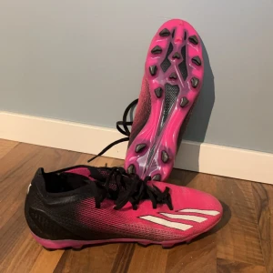 Fotbollsskor - Adidas X speedportal. 2 MG Original pris: 1499kr Bra skick, endast använda fåtal gånger!