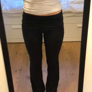 Yoga pants - Säljer mina yoga pants som är endast testad ppt för er sedan ungefär .