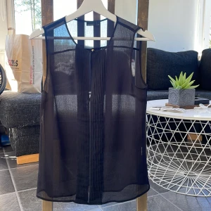 Blus - Fin blus från Vero Moda, sparsamt använd 