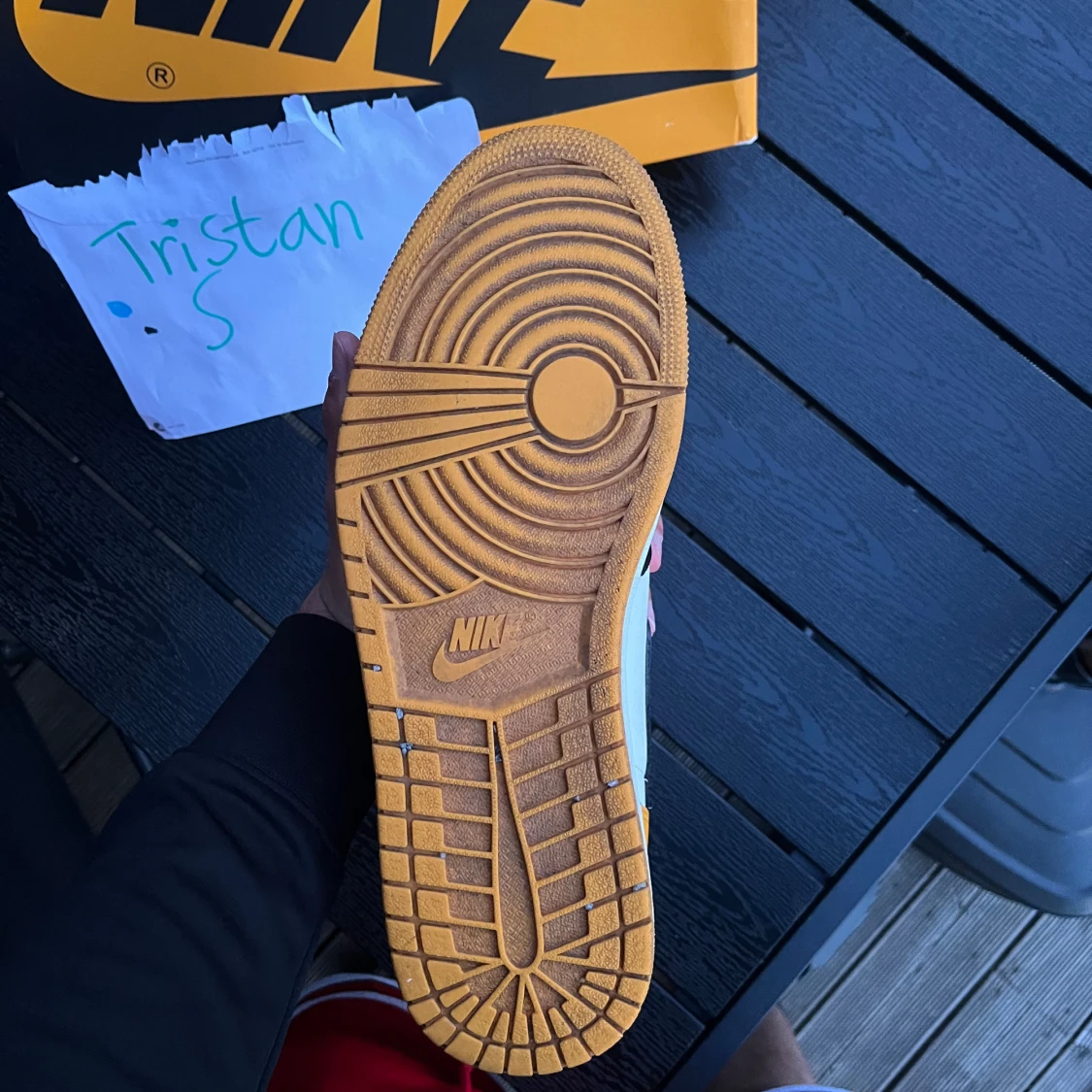 Jordan 1 high yellow toe  - 93