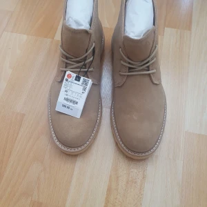 Oanvända jätte fina skor från Zara - Nya oanvända skor från Zara