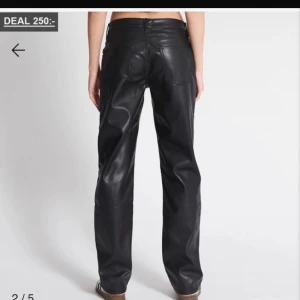 Skinnbyxor från lager 157❤️‍🔥 - Ett par helt nya skinnbyxor från lager157, storlek xs. Jätte sköna och snygga, sitter mer bootcut på mig. Kom privat för fler bilder 🥰köpta för 400