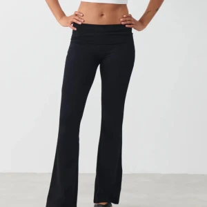 Yoga Pants  - Populära yoga pants från Gina, har S och passar mig som är 173cm. Säljer då jag har ett par andra likadana.💗nypris 359