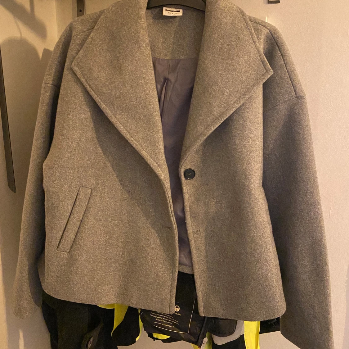 Grå jacka Vero Moda  - 91