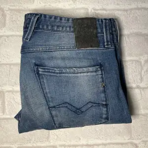 | Replay jeans | Storlek 33/32 | Bra skick | Pris 299 |