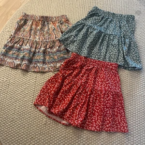 3 st söta sommarkjolar  - 3 fina sommarkjolar. Strl M. Aldrig använda. Köpte fel strl. 