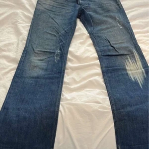 Diesel jeans - Säljer dessa diesel jeans köpta för någon månad sedan. Säljer eftersom dem inte används. Jeansen är i storlek W27 vilket motsvarar ungefär S/34.