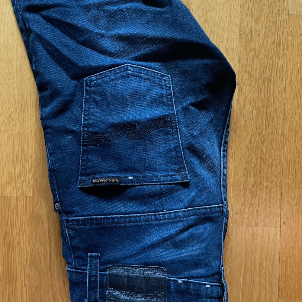Ett par snygga jeans från Nudie. Dem är knappt använda och i bra skick . Jeans & Byxor.