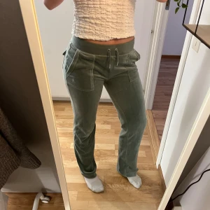 Juicy byxor - Fina gröna juicy byxor som knappt är använda💕 Pris kan diskuteras☺️ny skick!💗