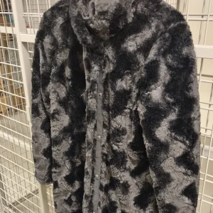 Kappa  - Kappa svart  Storlek m/l