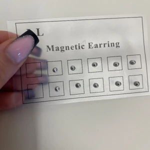  Näspiercing - Helt nya  De är magnetiska 