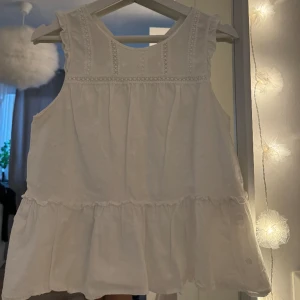 Zara topp - Säljer denna supersöta topp från zara då den inte kommer till någon användning längre💞