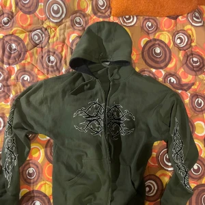 Chill hoodie - Chill hoodie i i märket sapphire lounge strl xxl men passar som L/XL  Säljer då den ej andvänds 