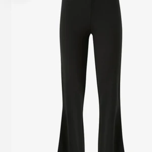 Byxa svart  - Svart byxor helt nya 