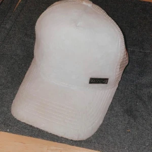 Maggiore keps - Säljer en fin keps köpt från Hatstore. 