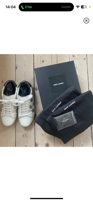 Ysl skor - Jag säljer dessa skit snygga ysl skor. Säljer pågrund av att dom inte kommer till användning tyvärr❤️ vill ha snabb affär så säljer direkt för 1500 + frakt. Finns tyvärr inga sulor, fick inga