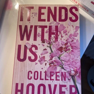 Colleen Hoveer bok - Pocketbok i engelsktext. Boken är som ny. It ends with us 