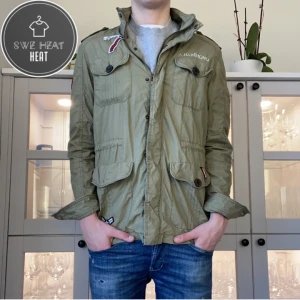 Field jacka - Tja, säljer nu denna sjukt feta field jackan i stl M! Hör av dig vid frågor eller funderingar eller för fler bilder!