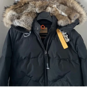 Parajumper  - Använd men i bra skick ✨