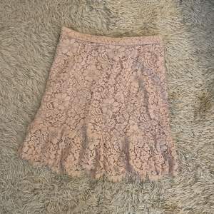 Great condition. Beautiful to wear at events such as summer parties, etc. 