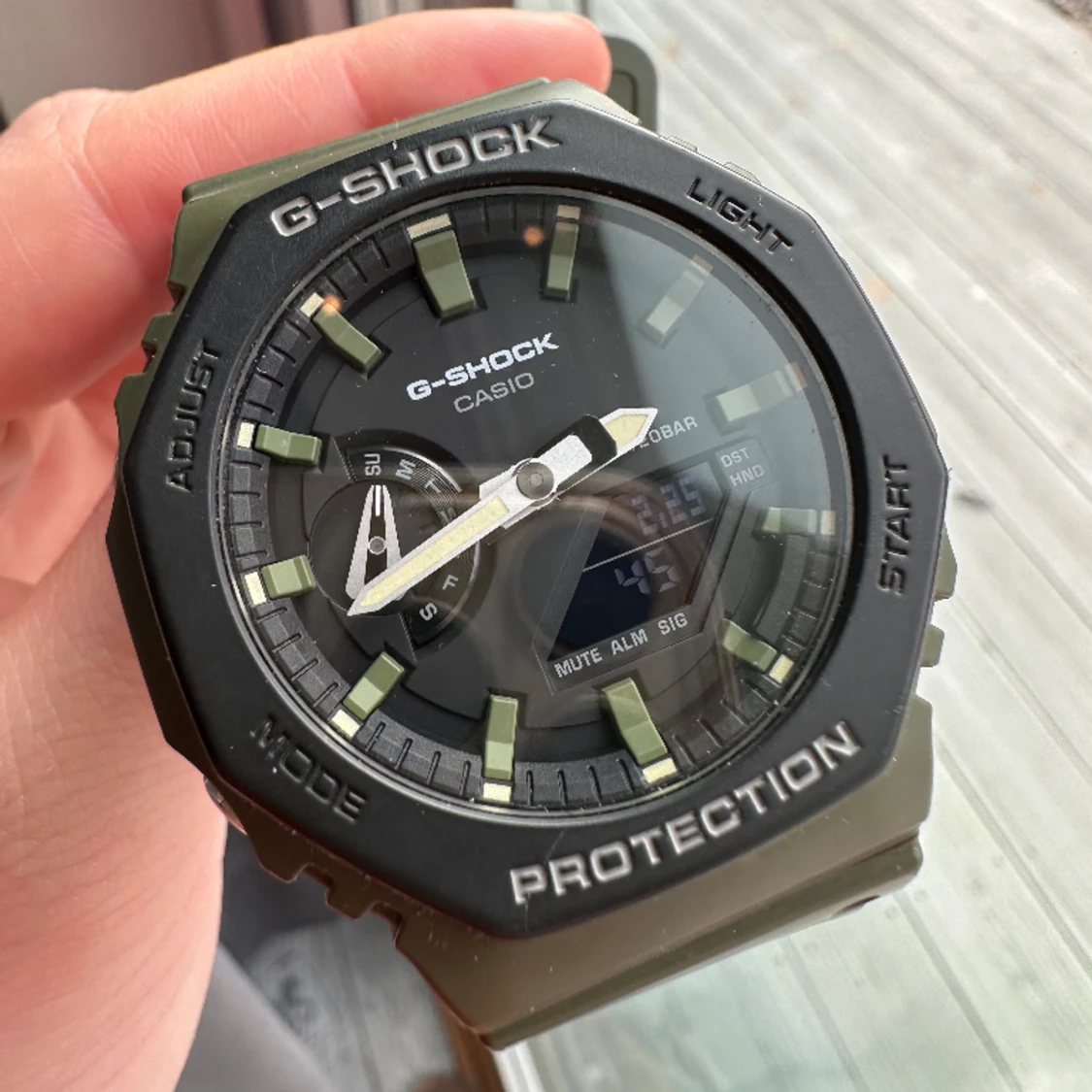 Militärgrön klocka - 90