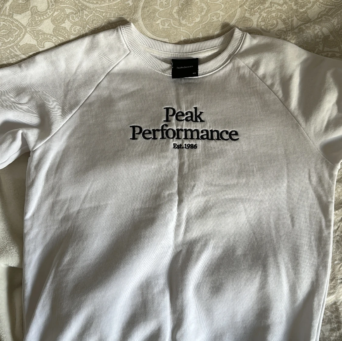 Peak performance sweatshirt