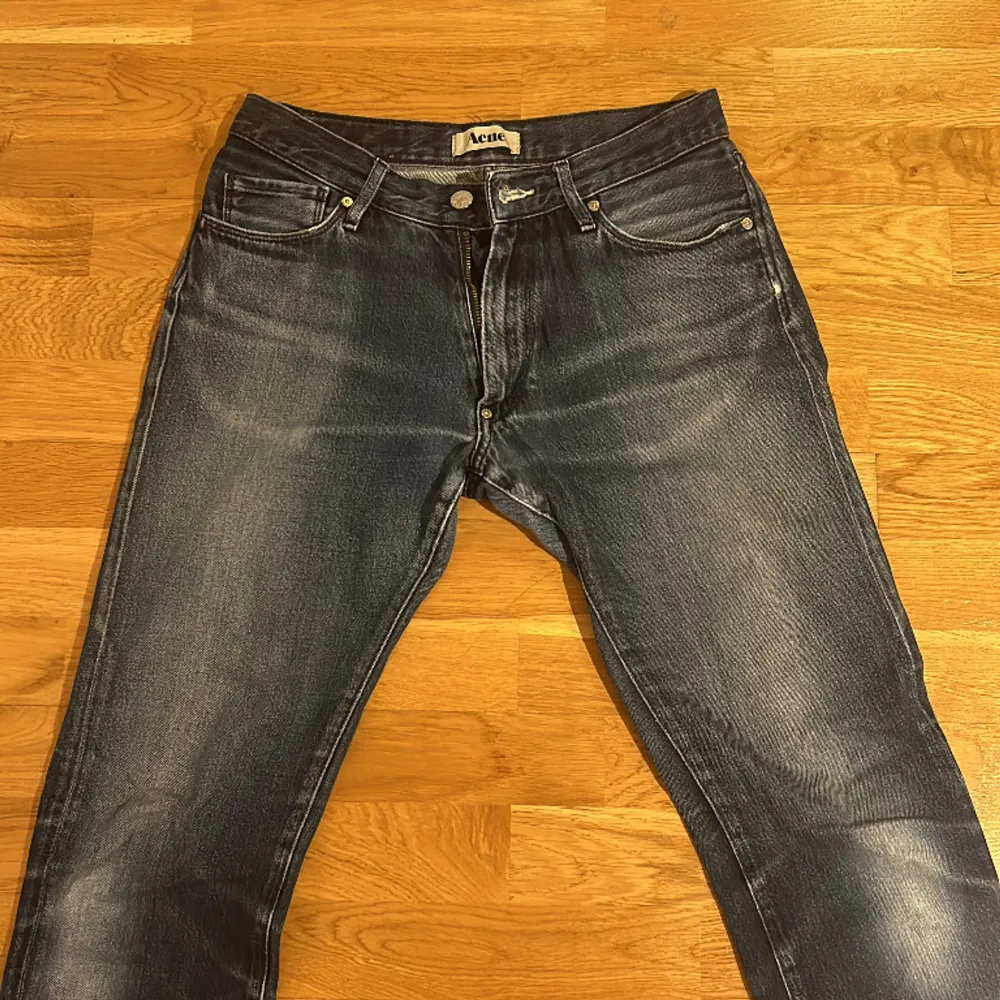 ACNE STUDIOS JEANS Storlek 31/32 Skick 8.5/10 Pris 125kr. Jeans & Byxor.