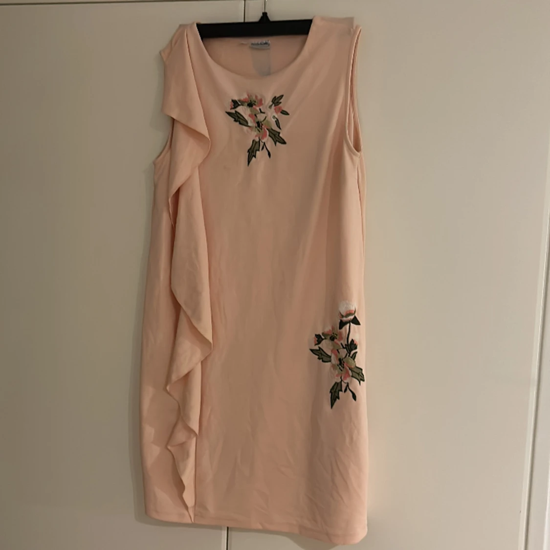 Rosa klänning ifrån bodyflirt st 36-38