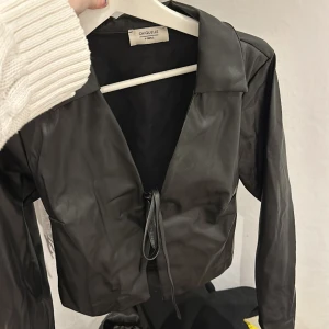 Jacka/tröja - Storlek xs/s skinn jacka/tröja bra skick