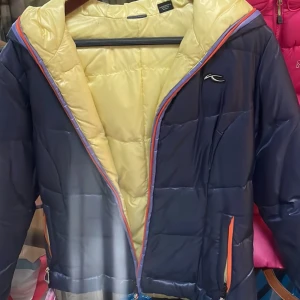 Jacka - Kan vändas ut och in för annan färg  