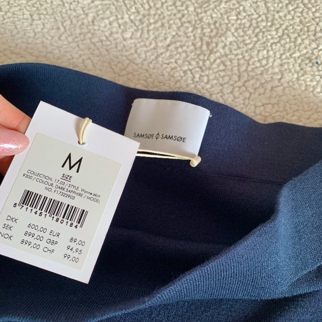 Samsøe Samsøe elegant marinblå finstickad midikjol - 91